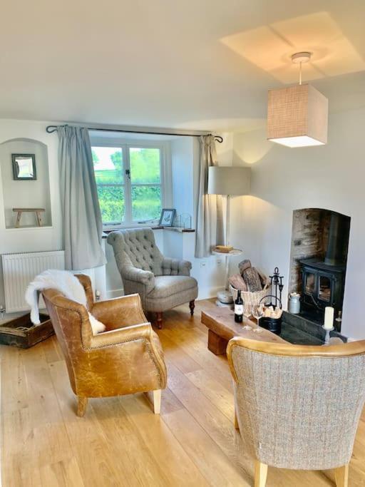 Willa Coed Farm-Hot Tub-Sleeps 12-Near Brecon Zewnętrze zdjęcie