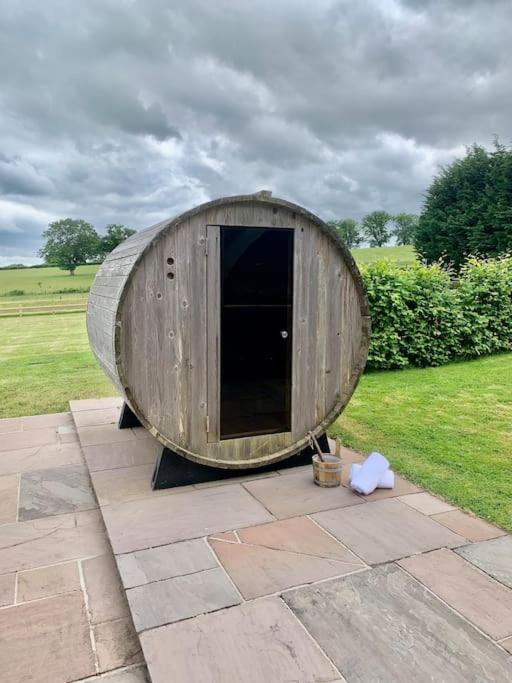 Willa Coed Farm-Hot Tub-Sleeps 12-Near Brecon Zewnętrze zdjęcie